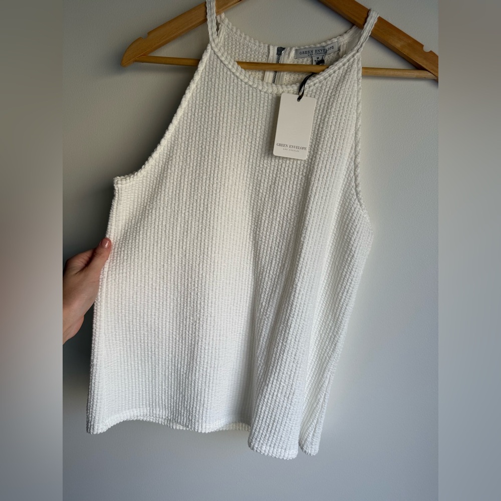 Women’s Sleeveless Blouse